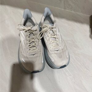 Women’s HOKA Clifton 10 8.5